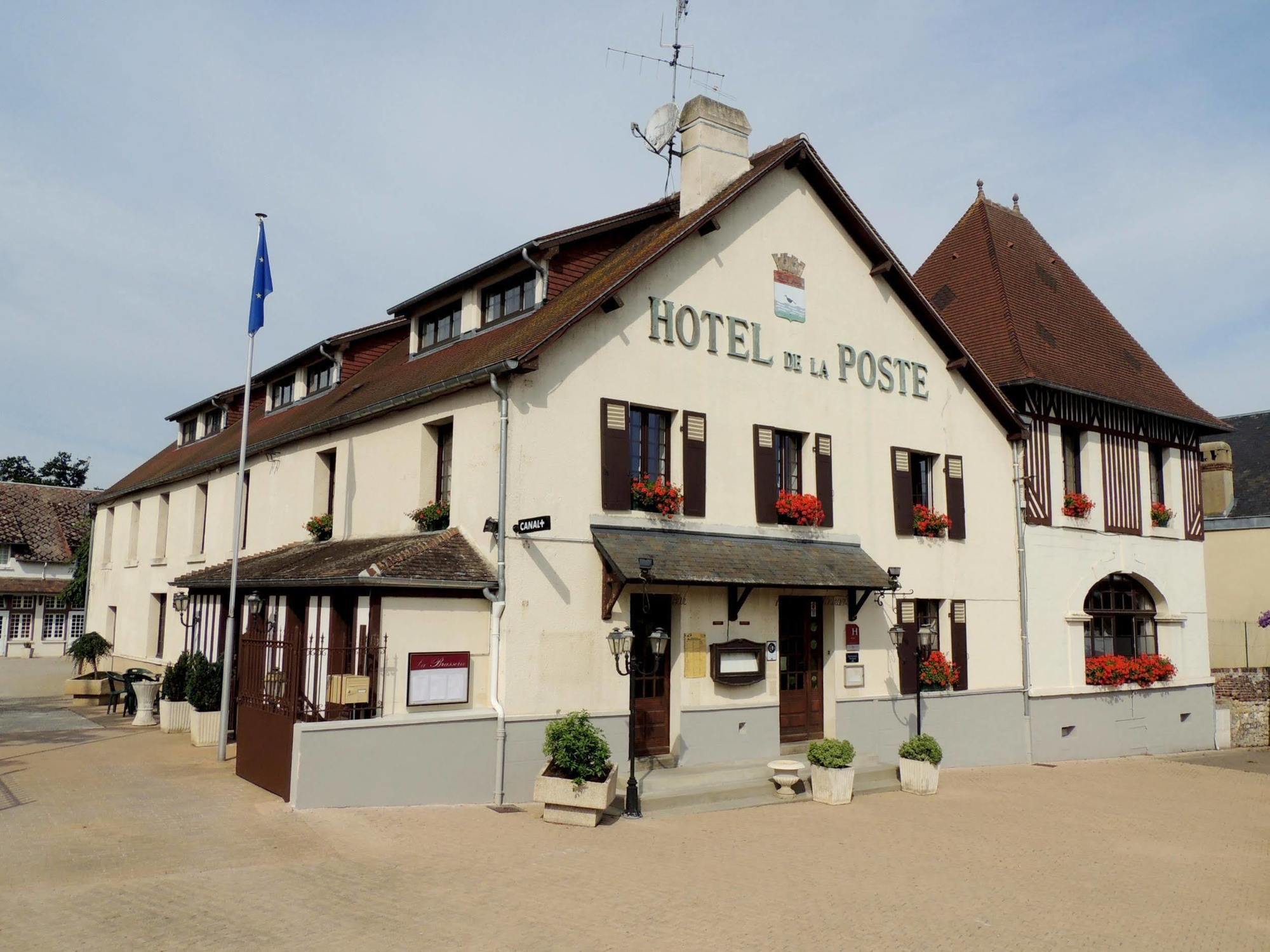 Logis Hotel Restaurant De La Poste Le Mêle-sur-Sarthe Exterior foto